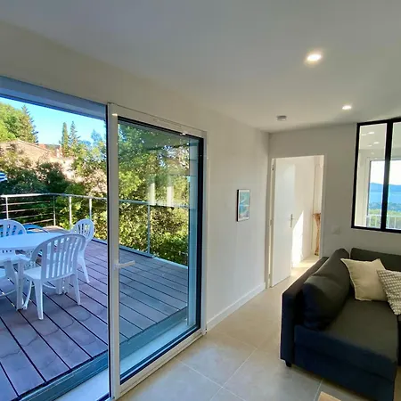 Apartamento Renovated 1-bedroom With Sea View And Large Balcony Aiguebelle