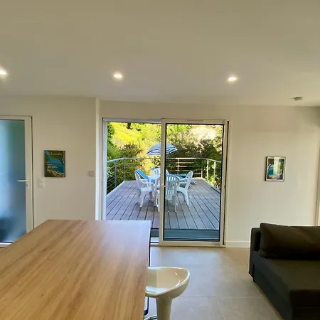 Renovated 1-bedroom With Sea View And Large Balcony Aiguebelle アパート