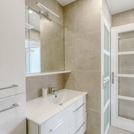 Renovated 1-bedroom With Sea View And Large Balcony Aiguebelle アパート ル・ラヴァンドゥー