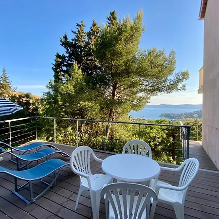 Renovated 1-bedroom With Sea View And Large Balcony Aiguebelle Apartmán Le Lavandou