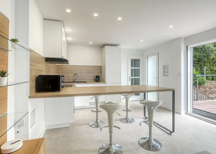 Lägenhet Renovated 1-bedroom With Sea View And Large Balcony Aiguebelle