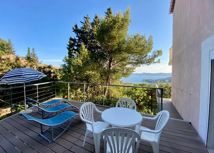 Renovated 1-bedroom With Sea View And Large Balcony Aiguebelle Lägenhet Le Lavandou