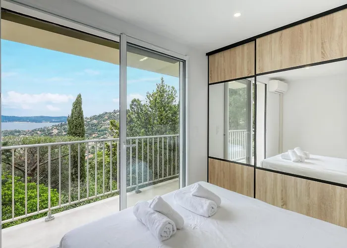 Lägenhet Renovated 1-bedroom With Sea View And Large Balcony Aiguebelle *